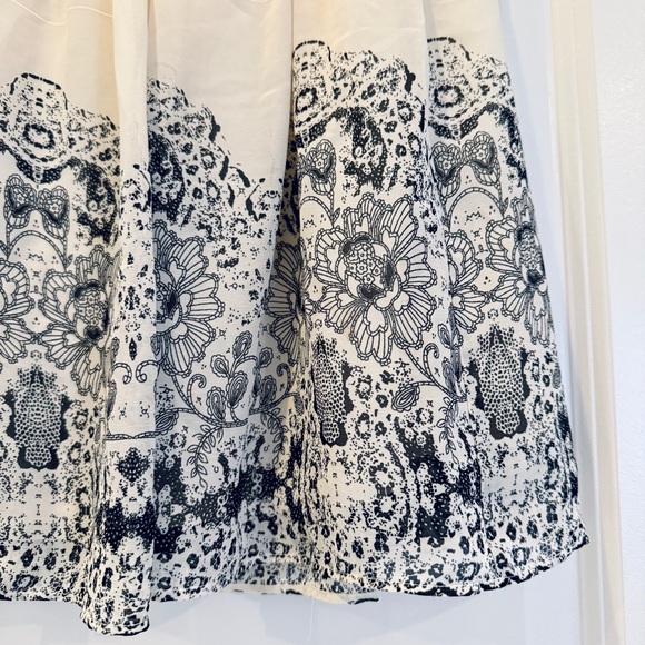Like New‼️American Eagle Outfitters Cream&Black Chiffon Mini Ballet Skirt, Sz S - Picture 2 of 10